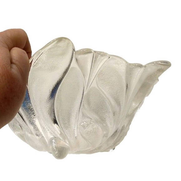 Leaf Shaped Textured Heavy Glass Serving Dish 12 In x 14 In x 5 In Tall Vintage - Picture 5 of 6